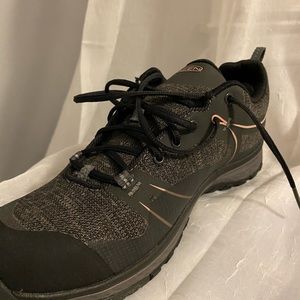 Keen hiking shoes